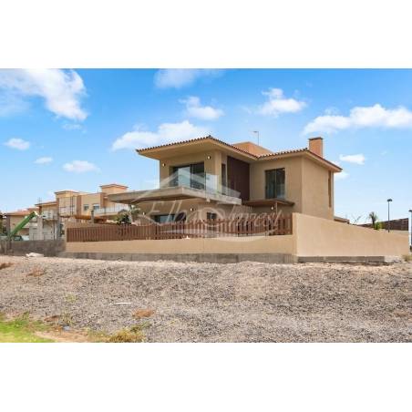 Sprzedaż - Nieruchomości - Willa / Dom - Amarilla Golf 1