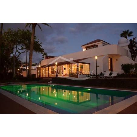 Sprzedaż - Nieruchomości - Willa / Dom - Playa 5