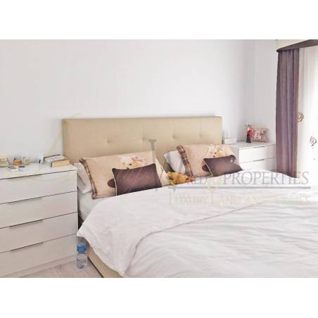 Sprzedaż - Nieruchomości - Dom / Apartament - Avenida Madroñal 3